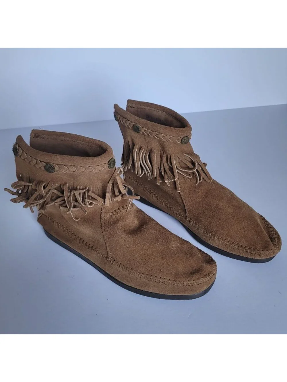 Minnetonka Suede Fringe Ankle Boots Brown Moccasin Western Boho Studs. Size 9.5